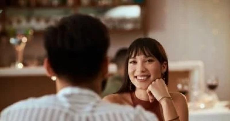 قواعد إتيكيت مهمة فى أول خروجة عشاء بعد الخطوبة.. تبدأ من الاستعدادات