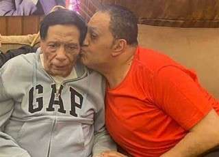 خالد سرحان يُفاجئ الجمهور بصورة مع عادل إمام تشعل مواقع التواصل