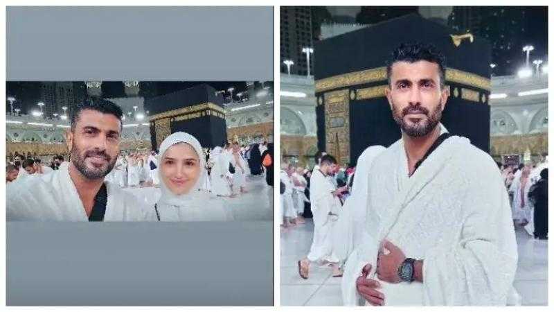 محمد سامي وزوجته مي عمر يؤديان مناسك العمرة أمام الكعبة