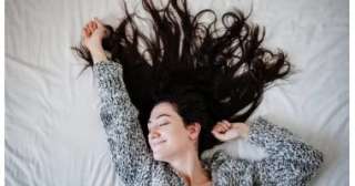 6 نصائح للحفاظ على الشعر الطويل من التقصف والتساقط