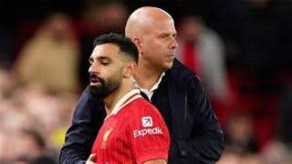 محمد صلاح يثير الجدل باختياره مدربه أرني سلوت في المركز الثاني بحفل “ذا بيست 2025”