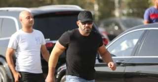 أحمد السقا ومحمد حماقى يقدمان واجب العزاء فى الماكيير محمد عبد الحميد