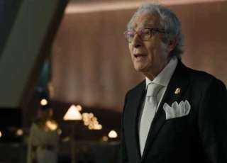 فاروق حسني يكشف كواليس اقتناء سجادة نادرة عمرها أكثر من 200 عام فاروق حسني يكشف كواليس اقتناء سجادة نادرة عمرها أكثر من 200 عام