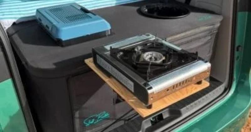 ابتكار مطبخ ذكي قابل للنفخ يغيّر أسلوب الطهي أثناء التخييم