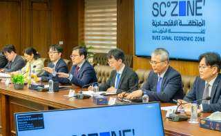 رئيس اقتصادية قناة السويس يلتقي وزير التجارة والصناعة والطاقة بكوريا الجنوبية لبحث التعاون المشترك