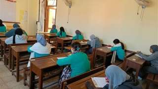 إبعاد وإحالة مسؤولين إلى النيابة بسبب تجاوزات في امتحانات الإعدادية بالشرقية.