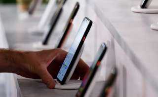 غرفة الجيزة التجارية: مصانع الهواتف المحمولة المحلية ترفع أسعار منتجاتها وتزيد أزمات السوق