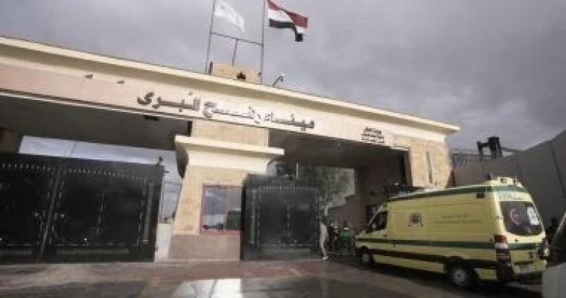 معبر رفح يستقبل أولى حالات الدفعة الخامسة من مصابى غزة