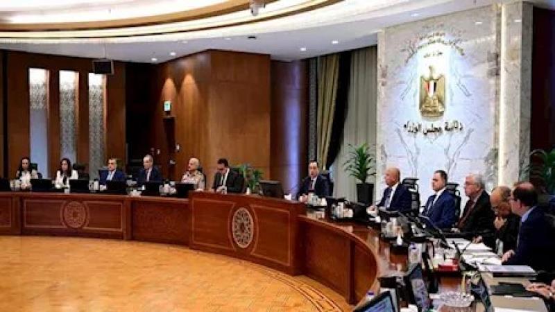 ماذا حدث في التعديل الوزاري؟.. قراءة في ”الفك والدمج