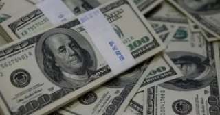 تراجع سعر الدولار مقابل الجنيه خلال منتصف تعاملات اليوم