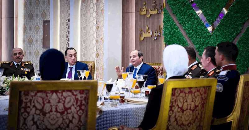 السيسي: دراسة إحالة المتلاعبين بالأسعار إلى القضاء العسكري.. ومصر في حالة شبه طوارئ