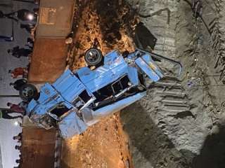 الحماية المدنية تواصل عمليات استخراج ميكروباص سقط أسفل كوبري الزاوية الحماية المدنية تواصل عمليات استخراج ميكروباص سقط أسفل كوبري الزاوية