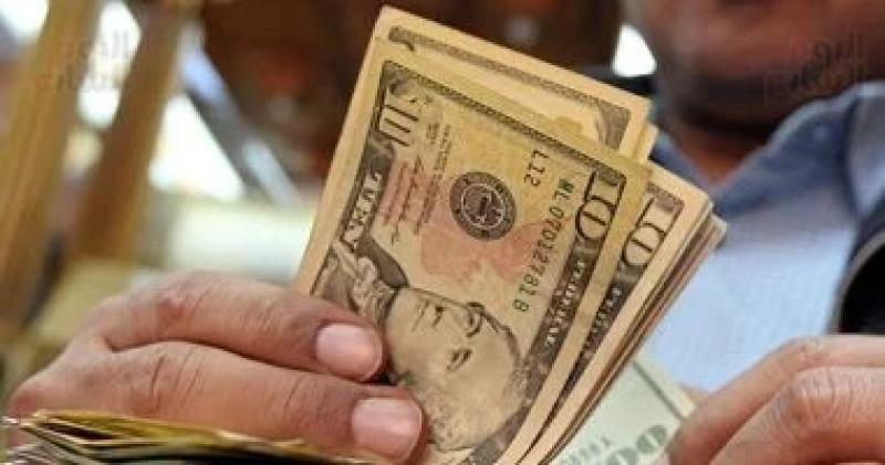 العملة الأمريكية تحافظ على استقرارها أمام الجنيه المصرى