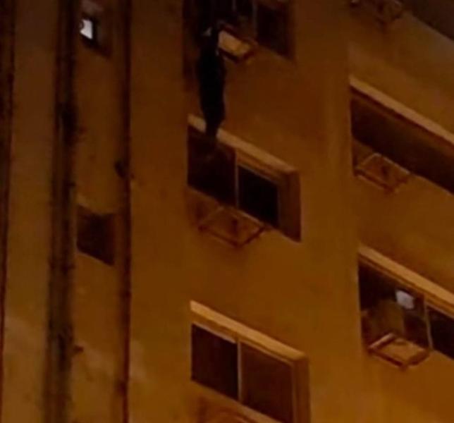 فيلم أكشن.. القصة الكاملة لهروب لص من نافذة شقة فى القاهرة بعد محاولة سرقتها
