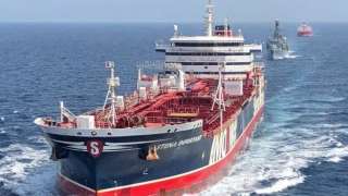 تلفزيون إيران: إغراق ناقلة نفط بعد استهدافها أثناء محاولتها عبور مضيق هرمز تلفزيون إيران: إغراق ناقلة نفط بعد استهدافها أثناء محاولتها عبور مضيق هرمز