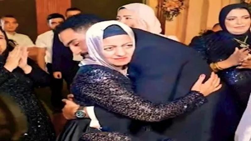 باعت مصوغاتها ليكمل انجازاته.. أبرز تضحيات زوجة الشحات مبروك- صور