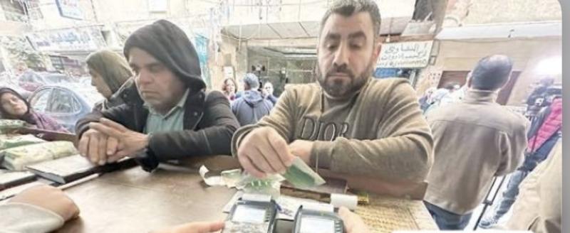 «التموين» توضح سبب عدم ظهور منحة الـ400 جنيه فى ماكينة الصرف.. كيف تحصل عليها؟