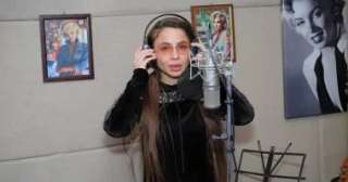 دوللى شاهين تنتهى من تسجيل أغنية واحشانى يامه وتهديها لوالدتها