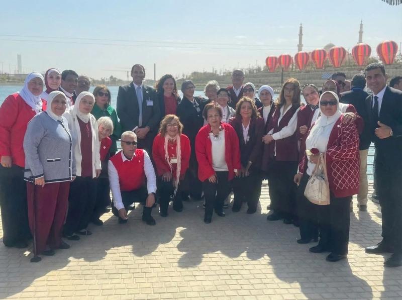 كورال “جولدن ييرز” يبدع في احتفالية عيد الفطر بالعاصمة الإدارية الجديدة أمام الرئيس عبد الفتاح السيسي