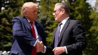 ترامب وستارمر يؤكدان ضرورة فتح مضيق هرمز لاستقرار أسواق الطاقة ترامب وستارمر يؤكدان ضرورة فتح مضيق هرمز لاستقرار أسواق الطاقة