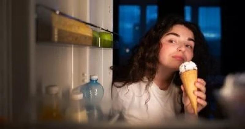 بعد قرار غلق المحلات والمقاهى 9 مساءً.. 6 حيل لتجنب فخ جوع آخر الليل