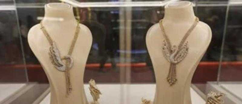 شهدت أسعار الذهب اليوم في مصر الأربعاء 1 أبريل 2026 حالة من الاستقرار، مع بقاء عيار 18 عند مستوياته المرتفعة، وذلك بعد القفزة الكبيرة التي سجلتها الأسواق خلال تعاملات أمس.