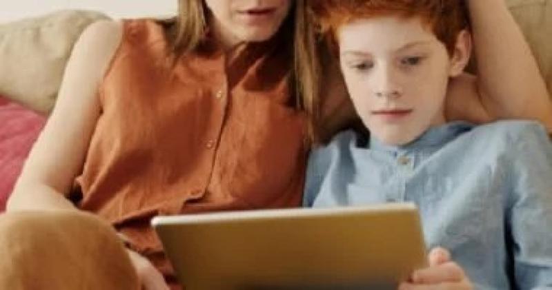 إزاى تتكلم مع أطفالك عن النزاعات والحروب من غير تخويف أو قلق؟