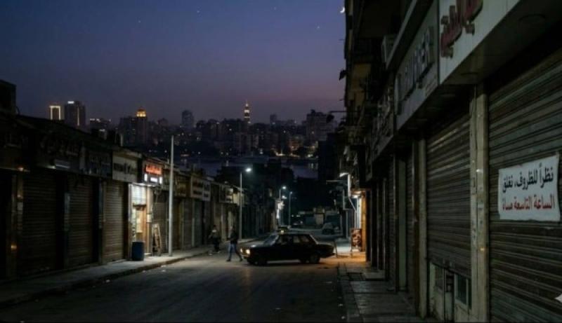 رئيس الوزراء: سنراجع موقف إضاءة الشوارع لمراعاة النواحى الأمنية