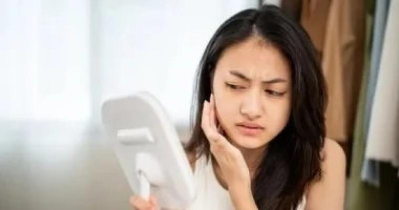 هواء المكاتب تريند التيك توك.. لماذا تصاب البشرة بحب الشباب خلال فترة العمل؟