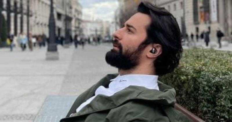 أحمد حاتم يتزوج بالفعل أم كذبة أبريل؟