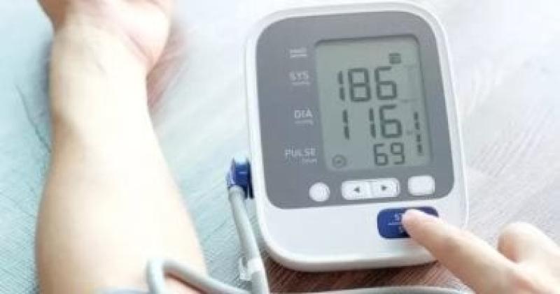 كيف تقيس ضغط الدم في المنزل؟.. أخطاء شائعة قد تُفسد دقة النتائج