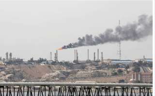 عاجل ... انفجارات تهز جزيرة خرج.. إليكم ما يجب معرفته عن مفتاح اقتصاد إيران