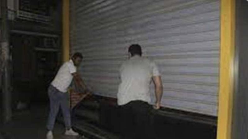 بداية من الغد.. المحلات والمقاهي والمولات تغلق في الساعة 11 مساءً