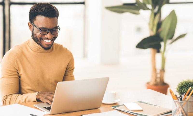 4 أبراج «بيحبوا الشغل زي عنيهم»: نشيطون يقدسون العمل ولا يفضّلون الإجازات