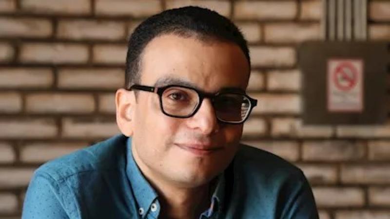 أمير رمسيس ينتقد قرار غلق السينمات ومنع التصوير ليلًا: ”قمة العبث”