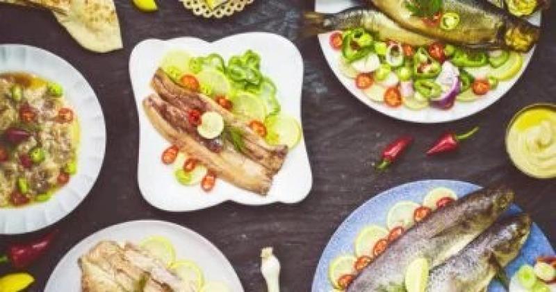 5 قواعد إتيكيت عشان تاكل الفسيخ والرنجة بشياكة فى شم النسيم