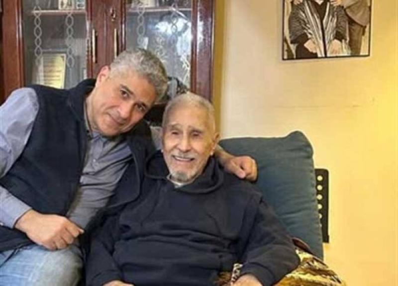 بعد تصدره الترند.. أحمد أبو زهرة يوضح حقيقة استغاثته بشأن والده