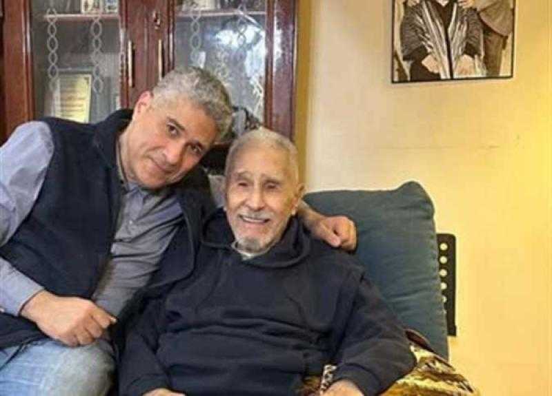 بعد تصدره الترند.. أحمد أبو زهرة يوضح حقيقة استغاثته بشأن والده