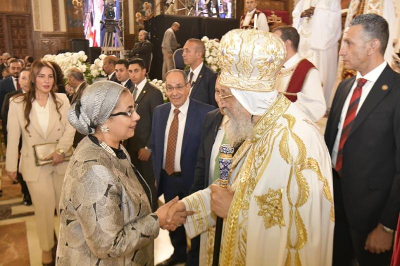 رئيسة المجلس القومي للمرأة تشهد قداس عيد القيامة المجيد بالكاتدرائية المرقسية وتُهنئ البابا تواضروس الثاني
