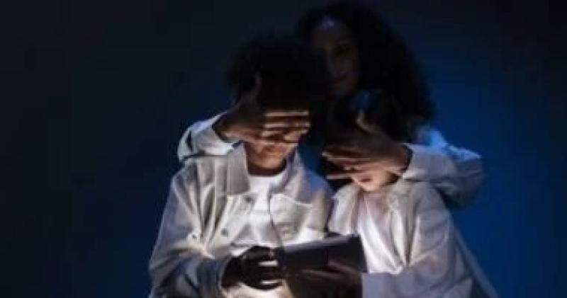 7 نصائح لحماية طفلك من المحتوى العنيف على السوشيال ميديا