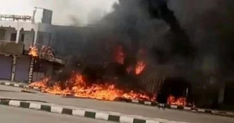 المباحث تستمع لأقوال شهود العيان بحريق مصنع ملابس الزاوية الحمراء