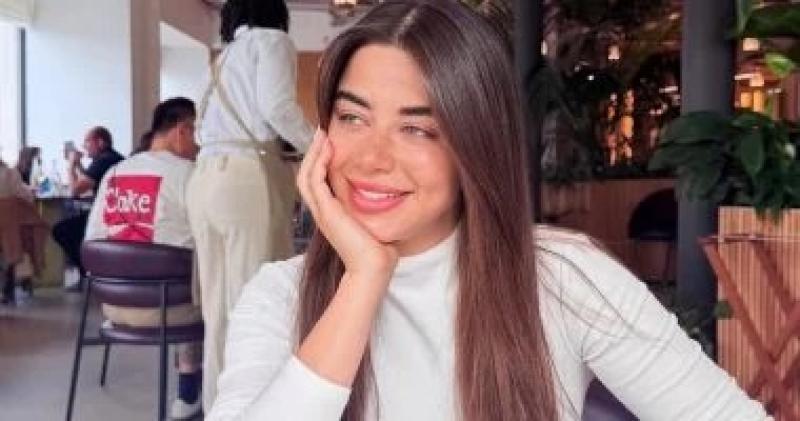 يارا السكرى تستمع بإجازتها فى فرنسا وتشارك متابعيها بصور من الرحلة