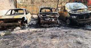 الصور الأولى لتفحم 6 سيارات واحتراق 4 أخرى في حريق جراج سيارات بالزقازيق