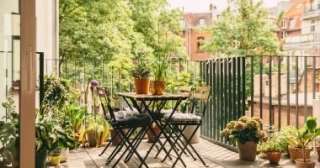 10 حيل ديكور هتغير شكل بلكونتك فى الصيف.. مهما كان حجمها صغير