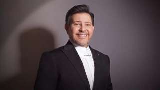 عاجل| تدهور الحالة الصحية للفنان هاني شاكر ومنع الزيارة عنه