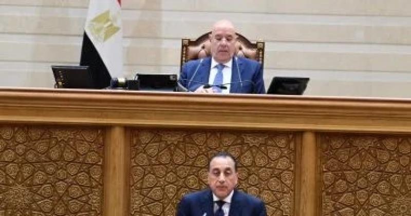 الحكومة: زيادة الأجور 21% ورفع الحد الأدنى لـ8 آلاف جنيه يوليو القادم