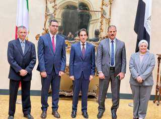 بسام راضي : التعاون مع ايطاليا فى مجال توليد الكهرباء من الطاقة الشمسية لصالح قطاع الصناعة.