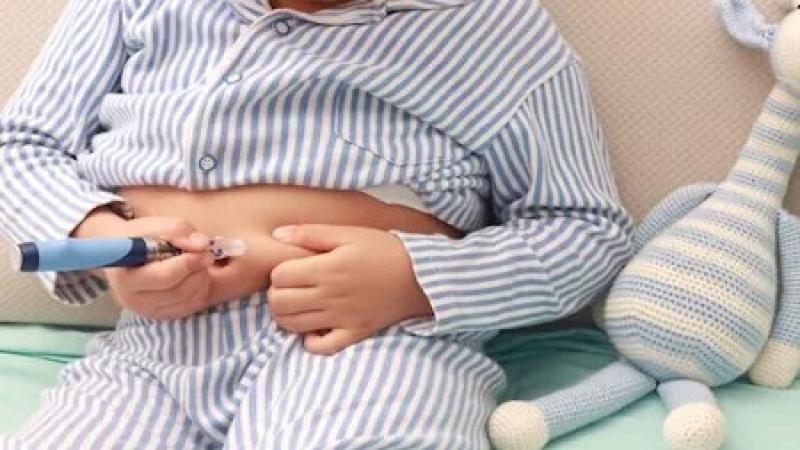 بسبب نظام الطيبات.. ”قومي الطفولة” يتحرك ضد أم منعت الأنسولين عن طفلها