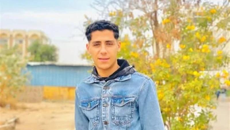 تعرض لطعنة في صدره.. شاهد عيان يكشف تفاصيل العثور على جثة طالب بمدينة نصر