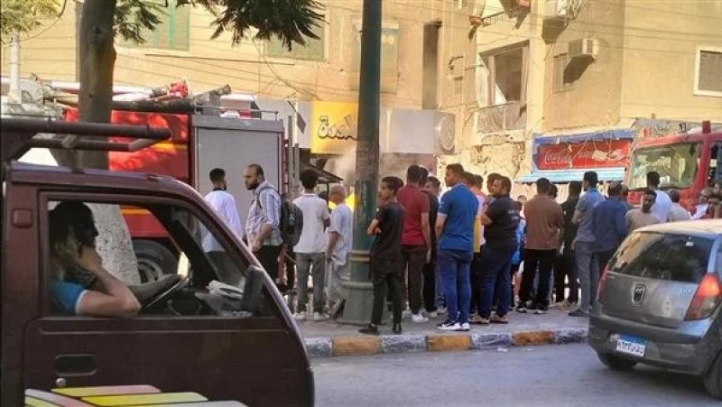 حريق محل ملابس الزعبلاوي بالجيزة.. والحماية المدنية تحاول السيطرة
